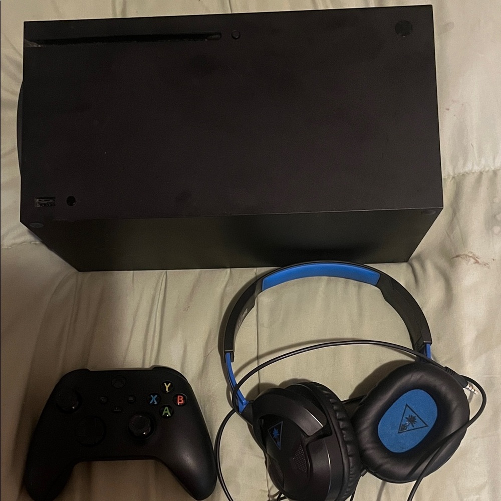 Xbox series X one terabyte with controller and turtle Beach headset